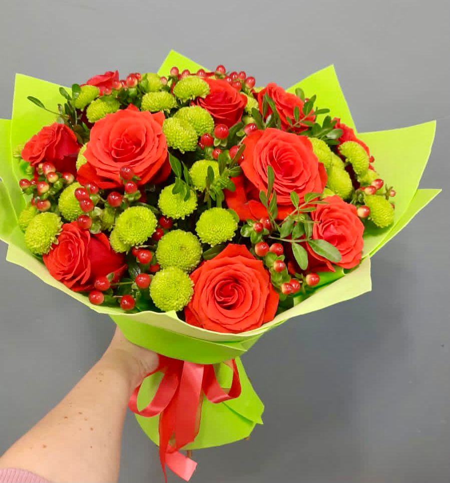 Букет цветов из: Хризантемы и Розы в Верхней Хаве