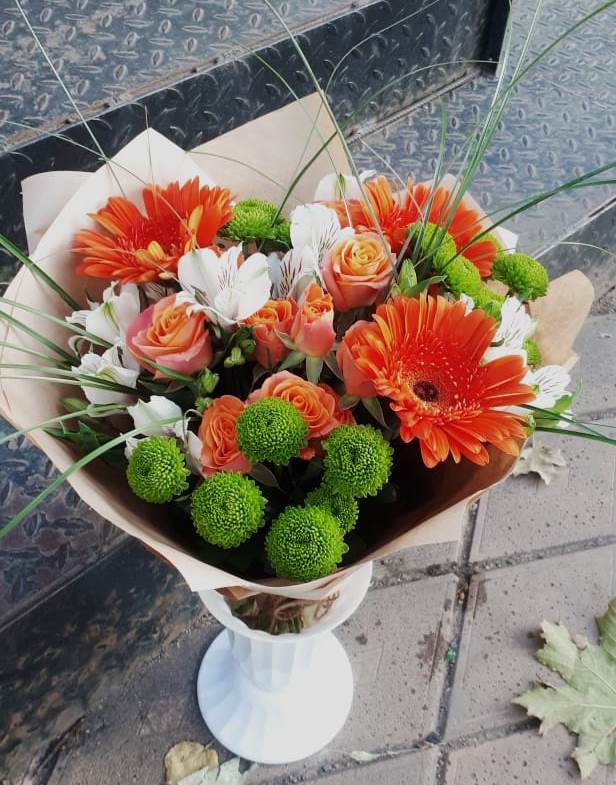 Букет цветов из: Герберы, Хризантемы, Альстромерии и Розы в Верхней Хаве