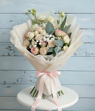 Букет цветов из:  Розы и Лизиантусы в Верхней Хаве