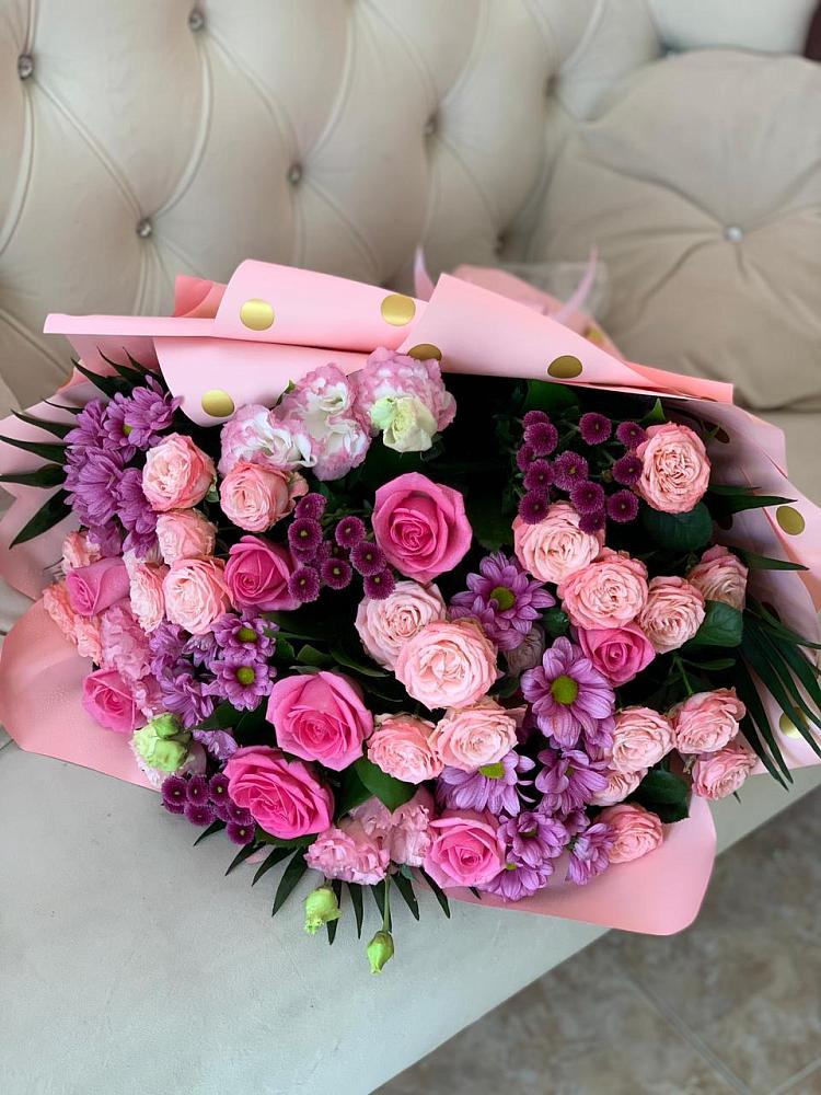 Букет цветов из: Хризантемы, Розы и Лизиантусы в Верхней Хаве