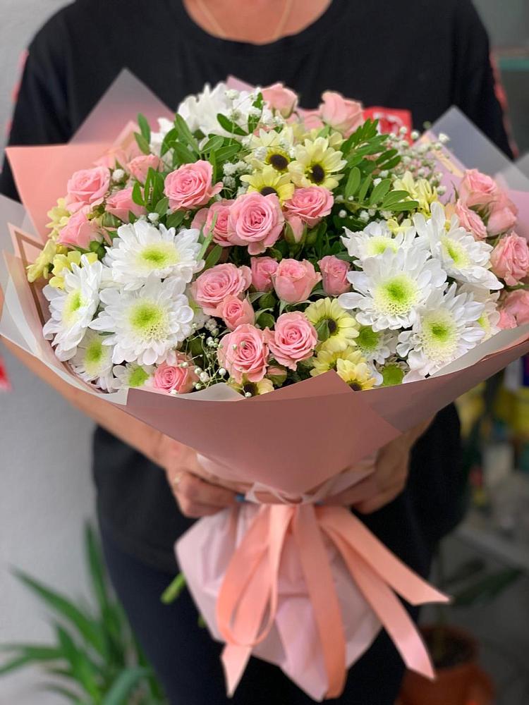 Букет цветов из: Розы и Хризантемы в Верхней Хаве