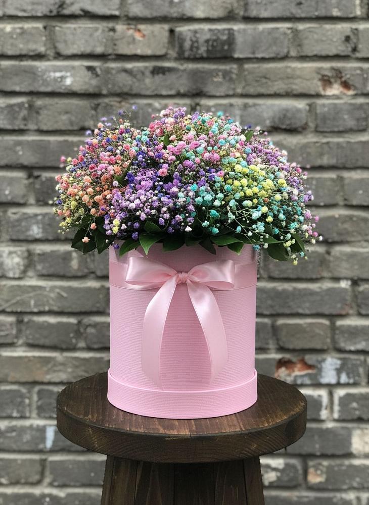 Цветочная композиция из Гипсофила и Розы в шляпной коробке в Верхней Хаве