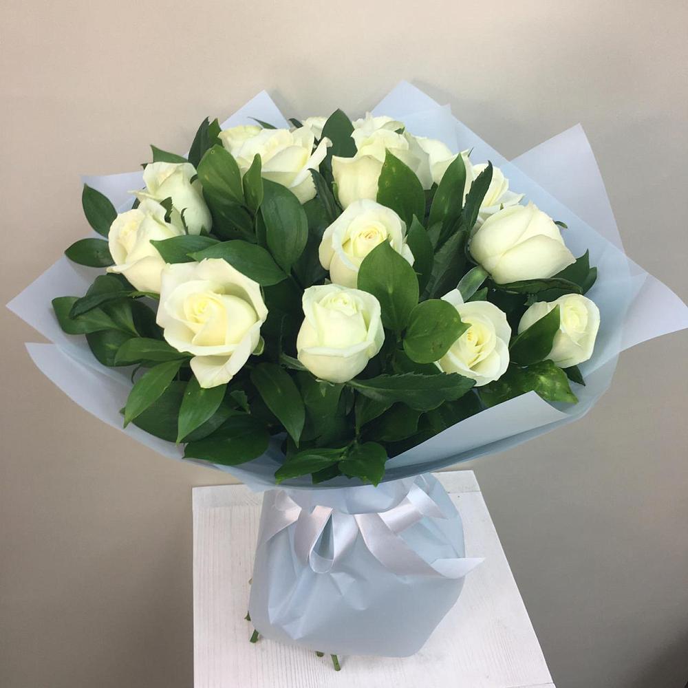 Букет 15 Белых роз Проуд в Верхней Хаве