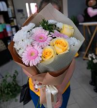 Букет цветов из:  Герберы, Розы и Хризантемы в Верхней Хаве