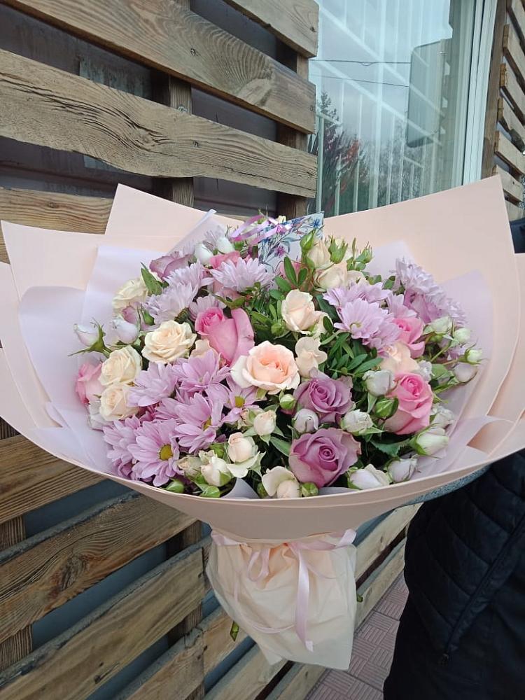 Букет цветов из: Розы и Хризантемы в Верхней Хаве