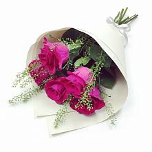 Букет цветов из:  Розы в Верхней Хаве