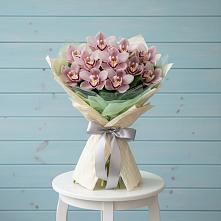 Букет цветов из:  Орхидеи и Розы в Верхней Хаве