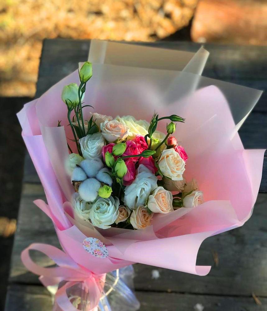 Букет цветов из: Розы и Лизиантусы в Верхней Хаве