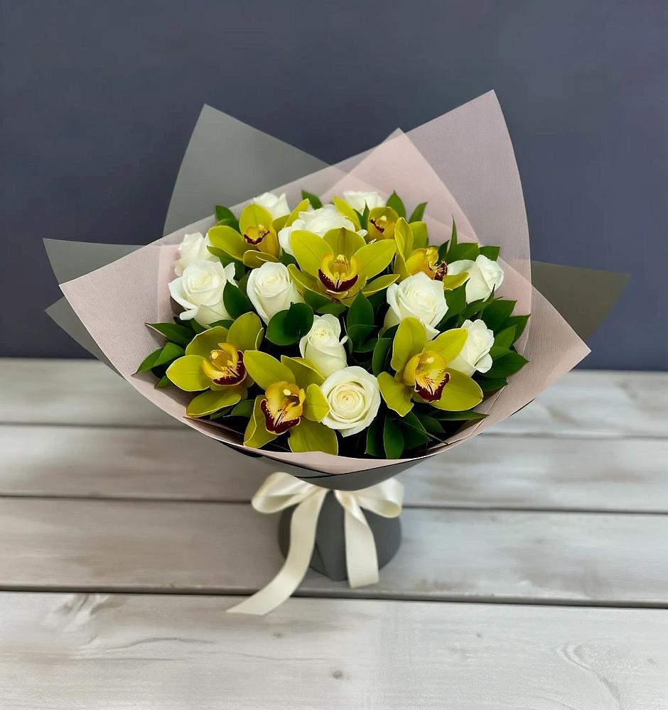 Букет цветов из: Орхидеи и Розы в Верхней Хаве