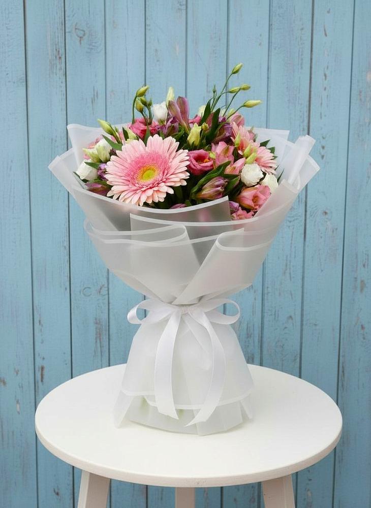 Букет цветов из: Герберы, Альстромерии и Лизиантусы в Верхней Хаве