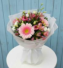 Букет цветов из:  Герберы, Альстромерии и Лизиантусы #REPLACE_PRED# Верхней Хаве