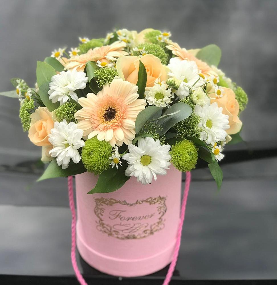 Цветочная композиция из Розы, Герберы и Хризантемы в шляпной коробке в Верхней Хаве