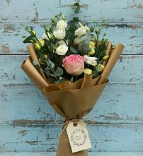 Букет цветов из:  Розы и Лизиантусы в Верхней Хаве